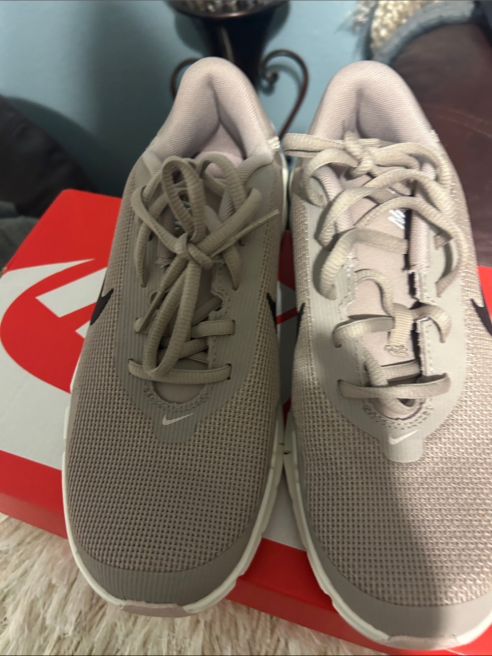 Nike Men’s Taupe/Beige Lightweight Athletic Sneakers